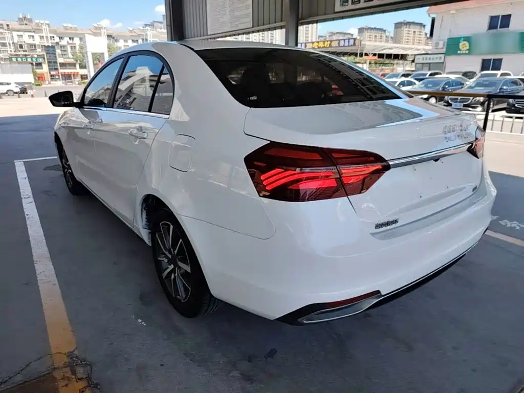 Geely Emgrand 2020