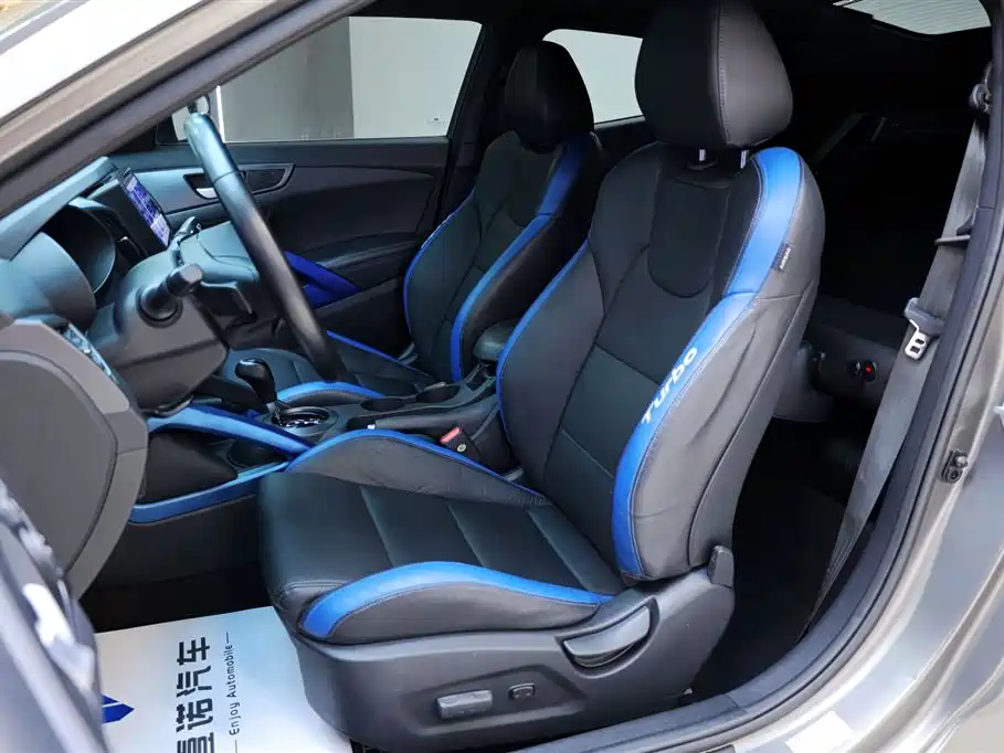 Hyundai Veloster 2015 — фото 25