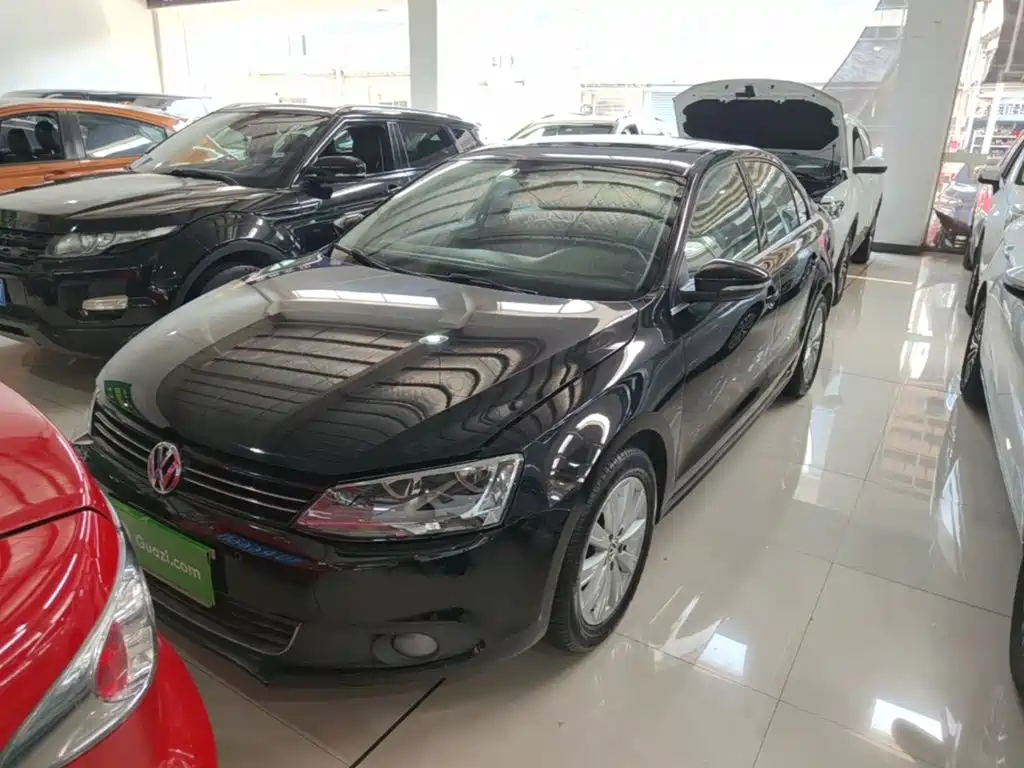 Volkswagen Sagitar 2015