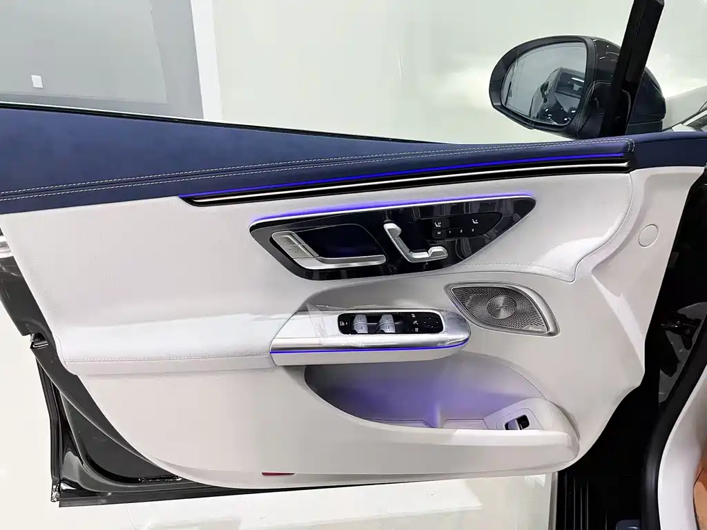 Mercedes-Benz EQE 2025 — фото 12