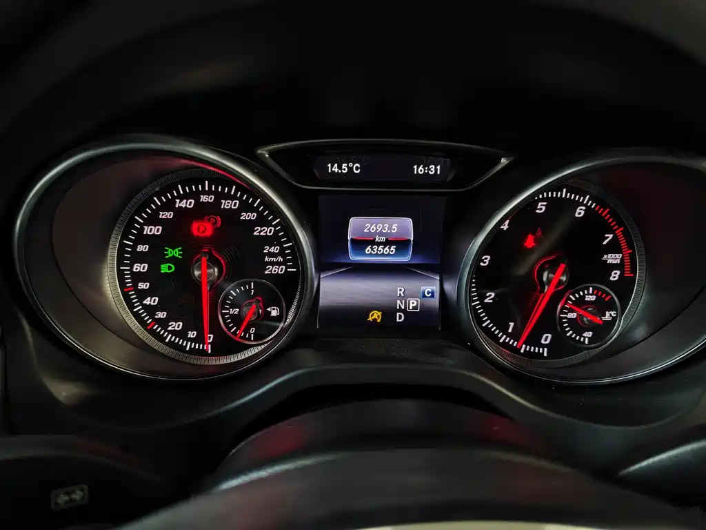 Mercedes-Benz CLA 2017 — фото 12