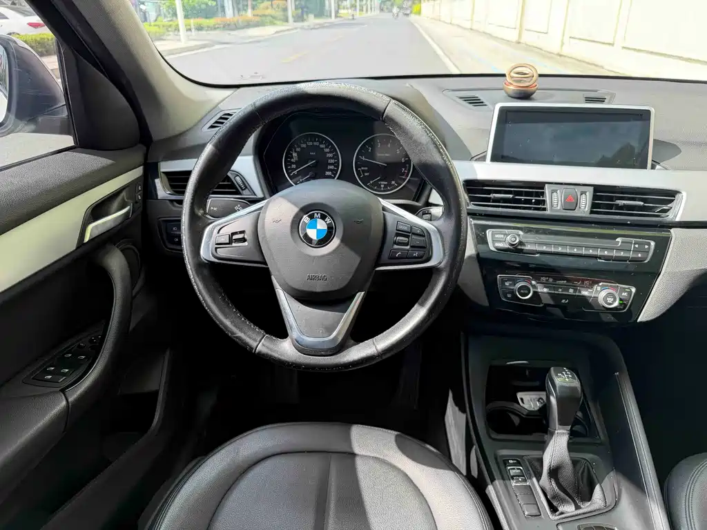 BMW X1 2016 — фото 9