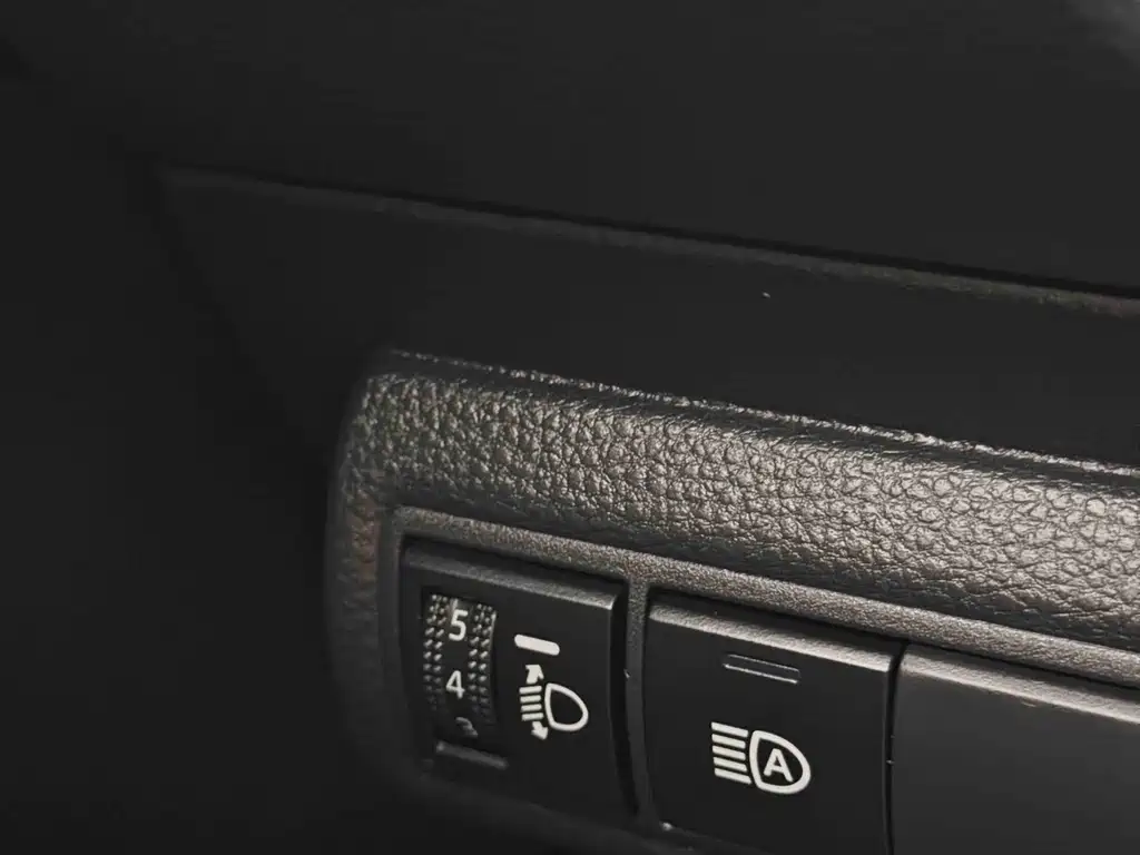 Toyota Corolla 2023 — фото 22