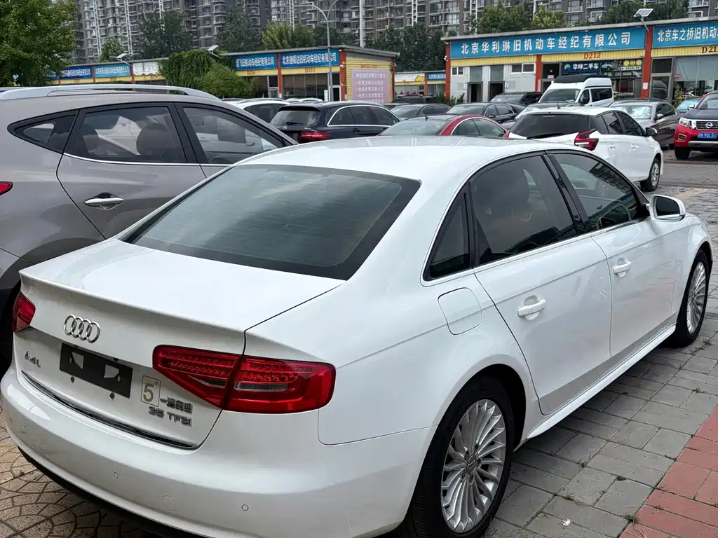 Audi A4L 2014