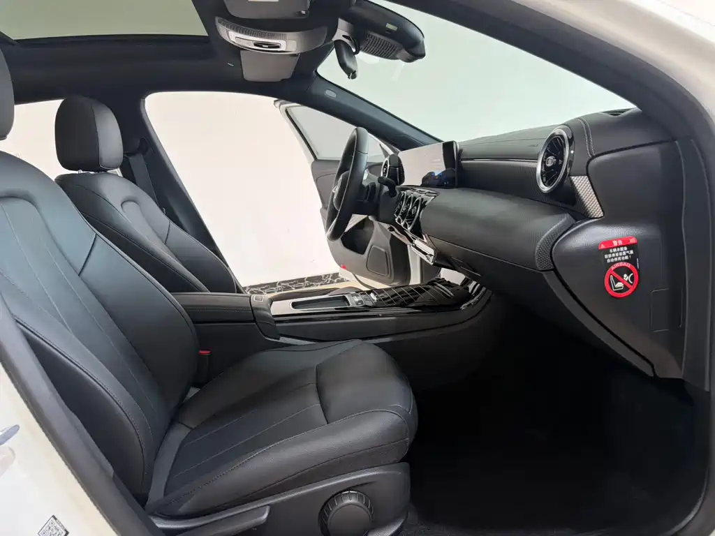 Mercedes-Benz A-Class 2023 — фото 10