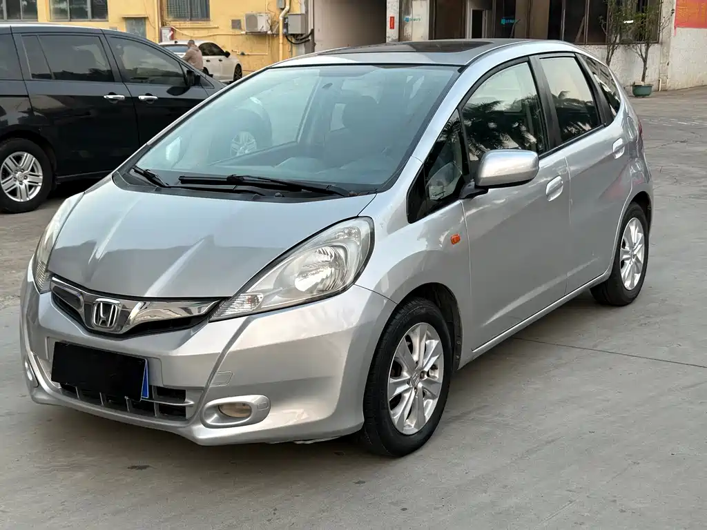Honda Fit 2011 — фото 2