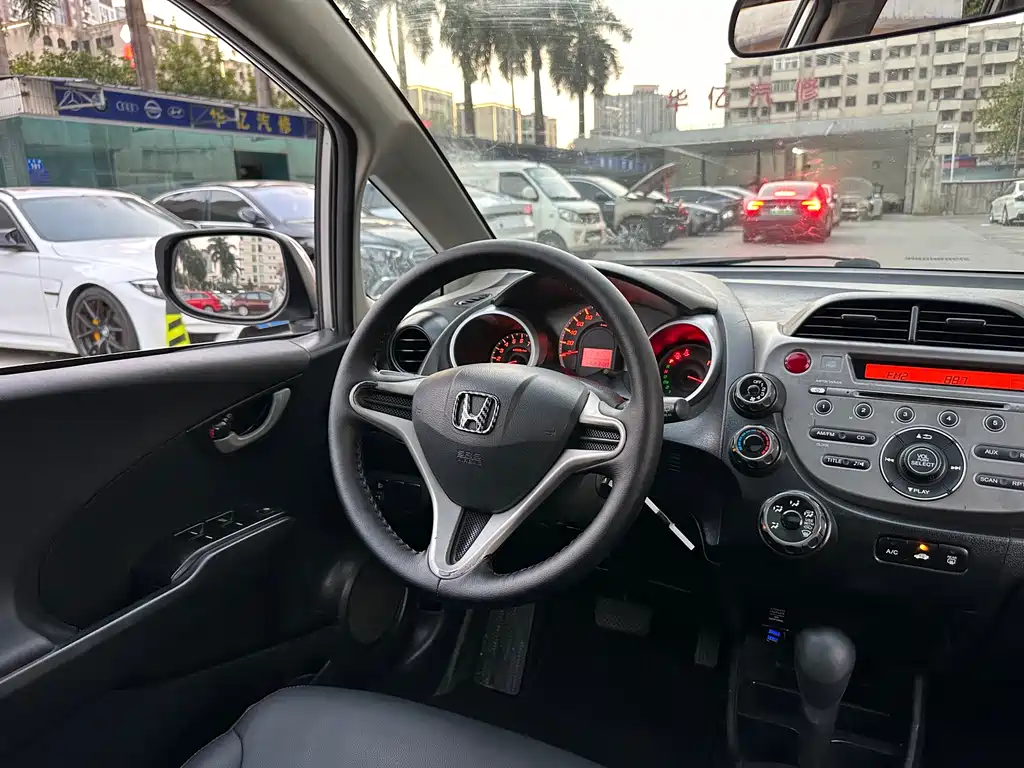 Honda Fit 2011 — фото 20