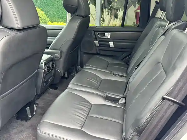 Land Rover Discovery 2013