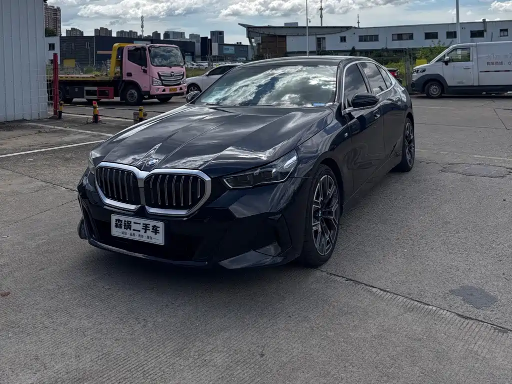 BMW 5 Series 2025