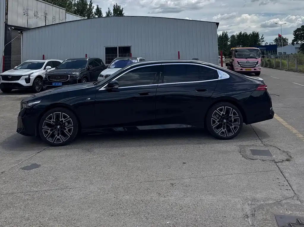 BMW 5 Series 2025