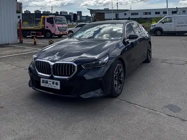 BMW 5 Series 2025