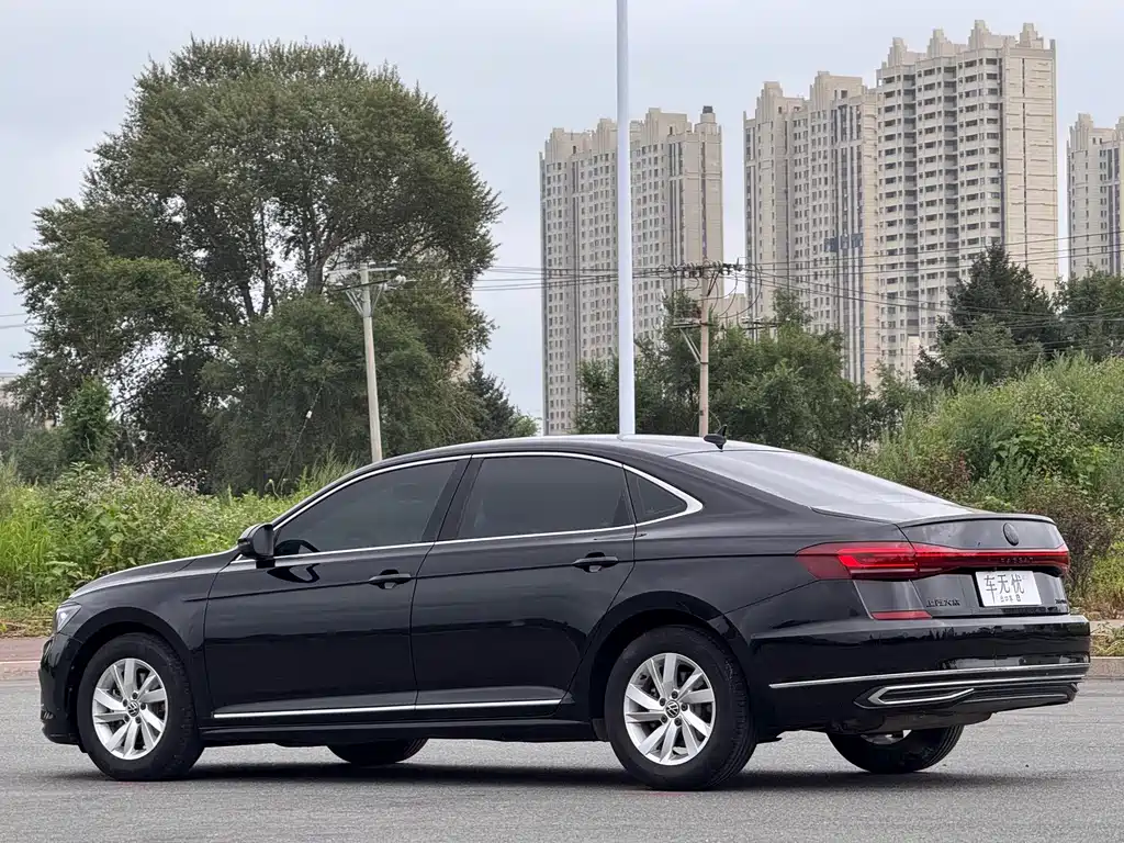 Volkswagen Passat 2023