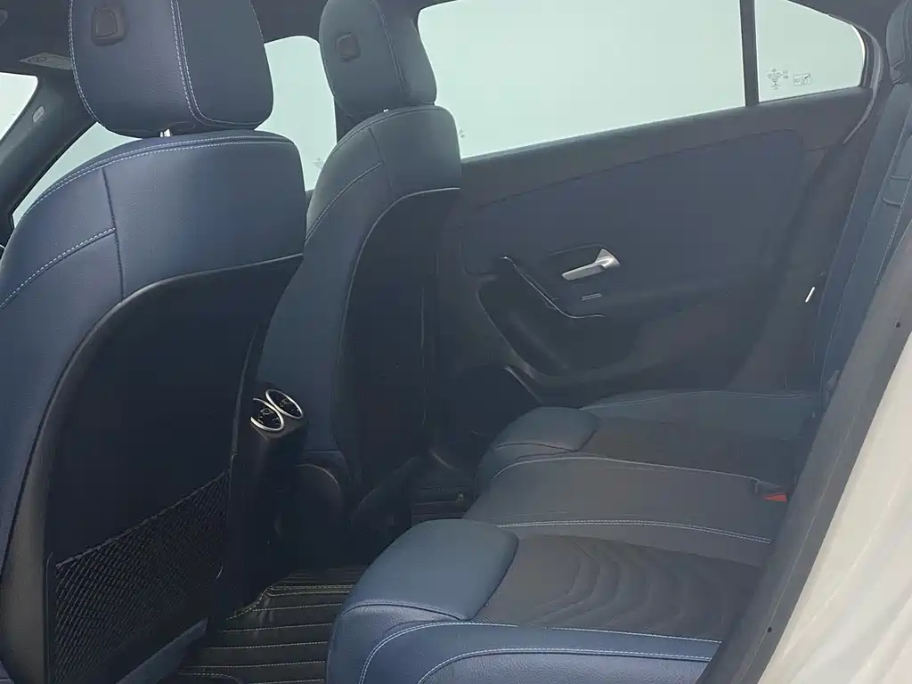 Mercedes-Benz A-Class 2022 — фото 9