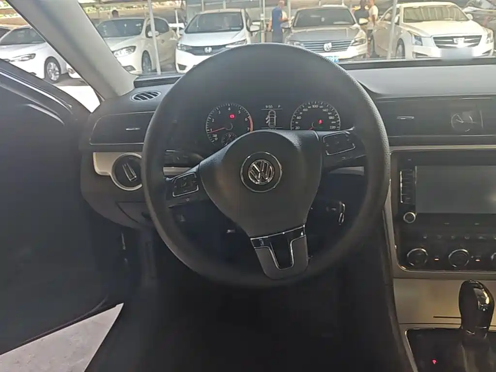 Volkswagen Passat 2016 — фото 11