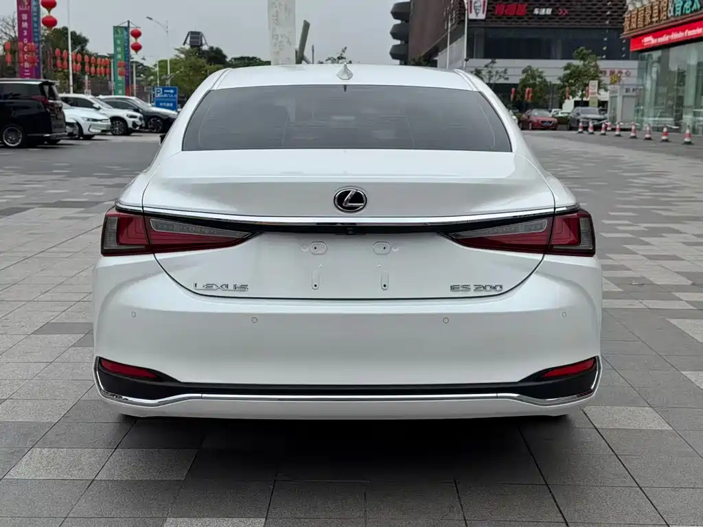 Lexus ES 2020 — фото 2