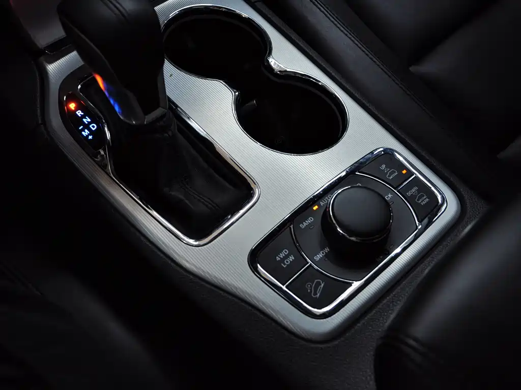 Jeep Grand Cherokee 2022 — фото 11