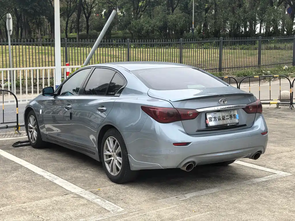 Infiniti Q50L 2015 — фото 19