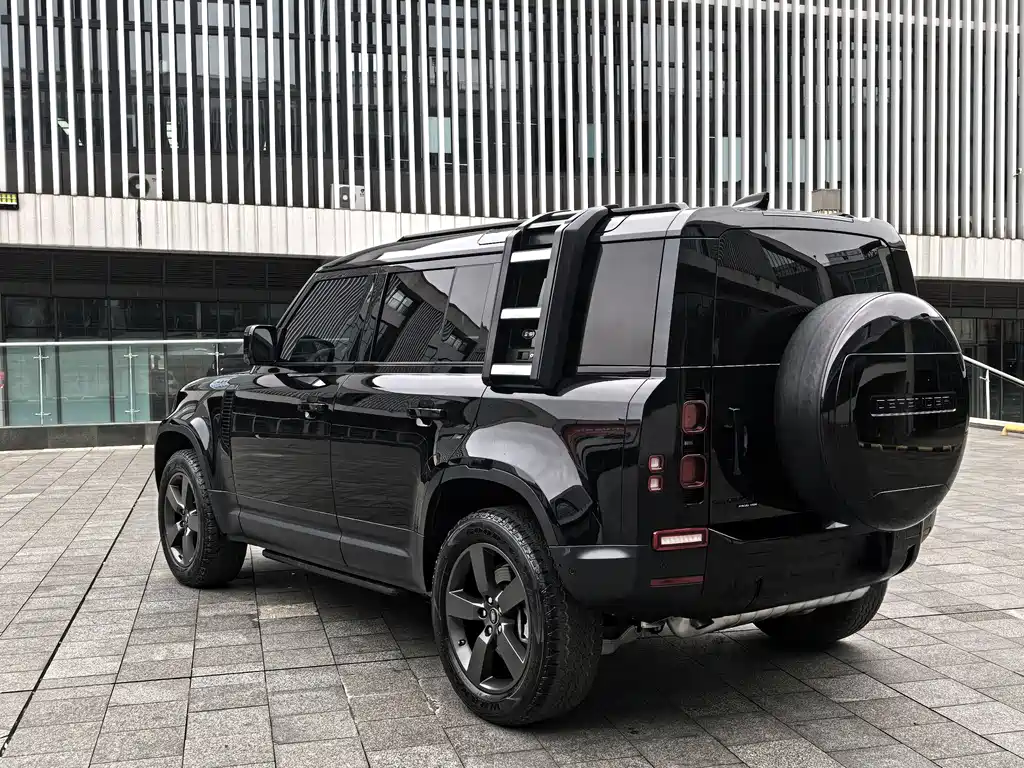 Land Rover Defender 2020 — фото 18