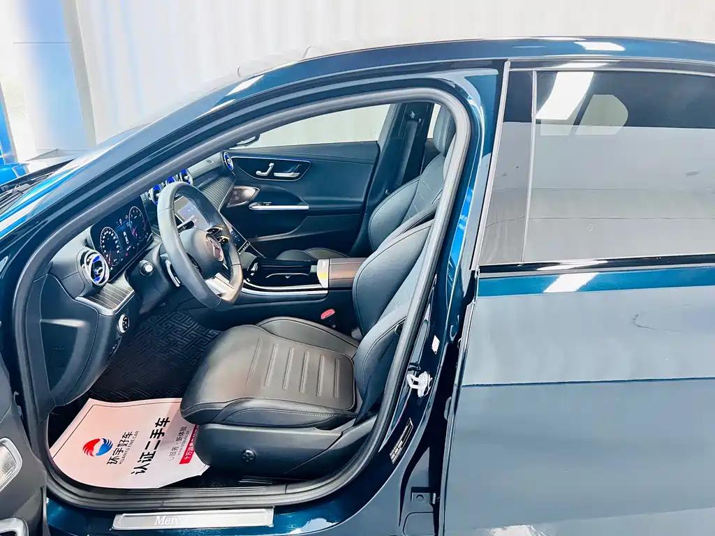 Mercedes-Benz C-Class 2023 — фото 21