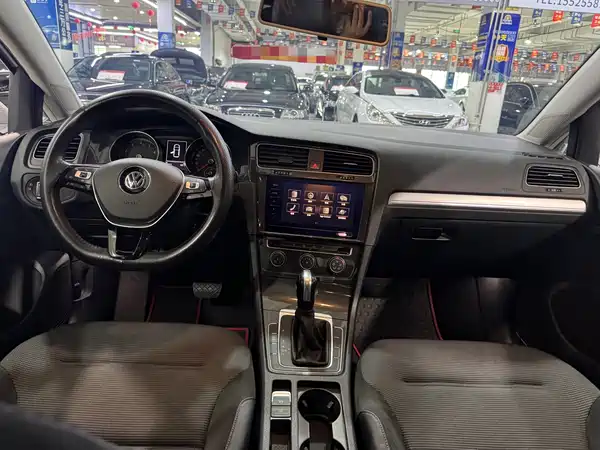 Volkswagen Golf 2020