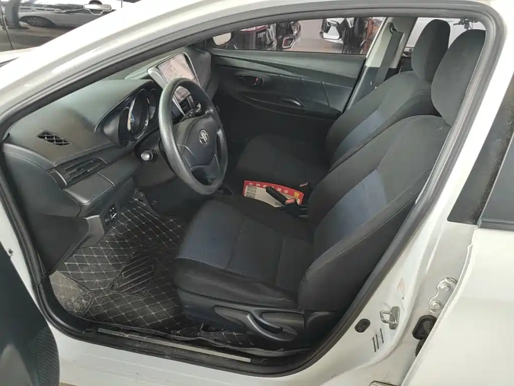 Toyota Yaris L 2016 — фото 15