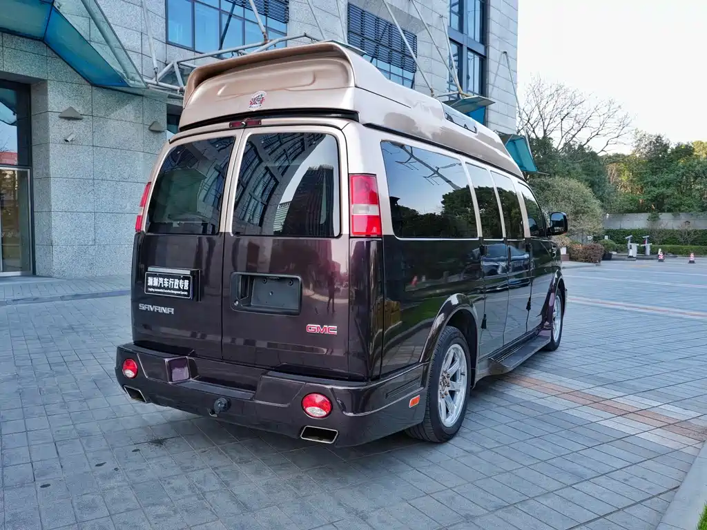 GMC Savana 2017 — фото 5