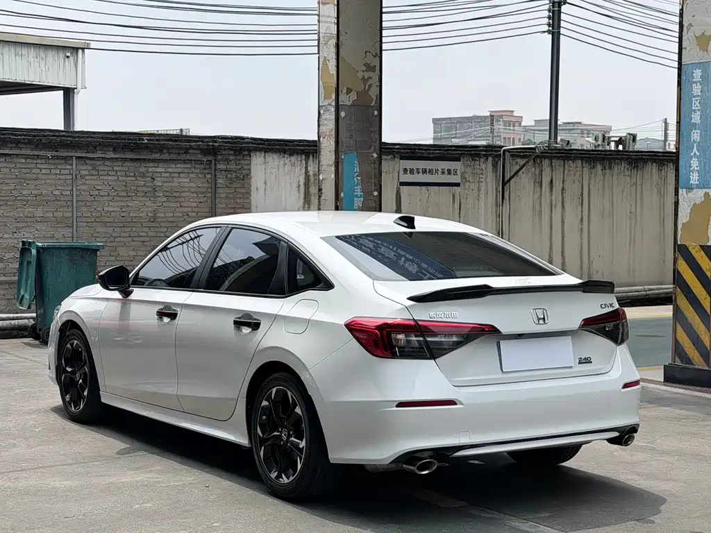 Honda Civic 2022 — фото 13