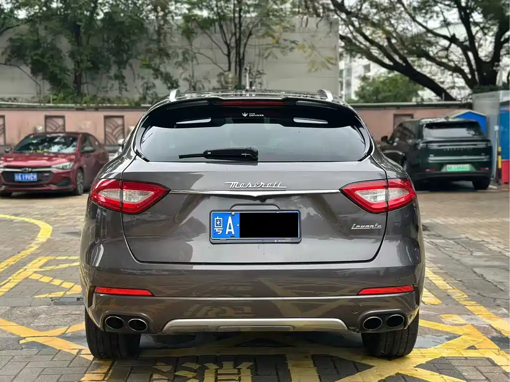 Maserati Levante 2016 — фото 10