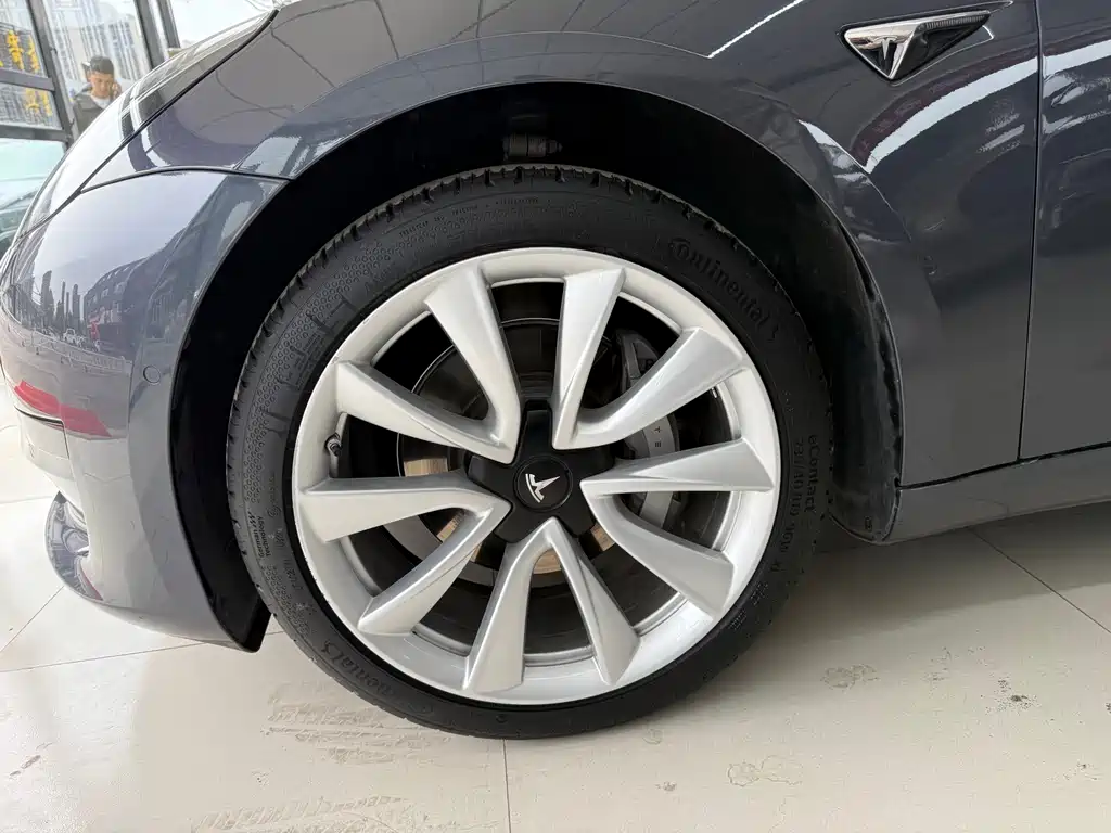Tesla Model 3 2020 — фото 16