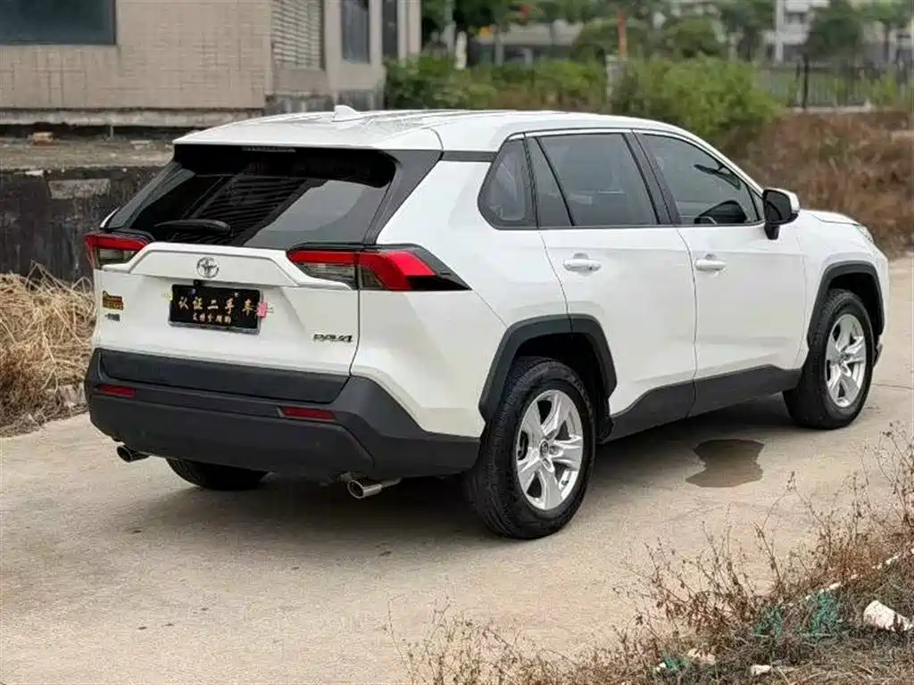 Toyota RAV4 2021