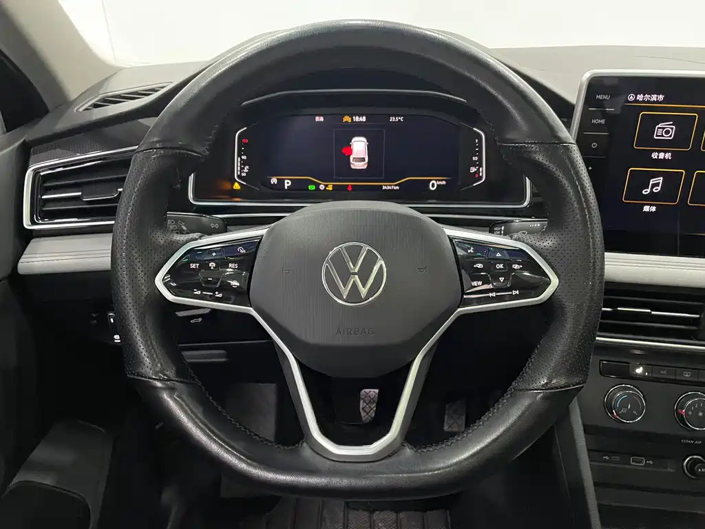 Volkswagen Tiguan L 2023 — фото 8