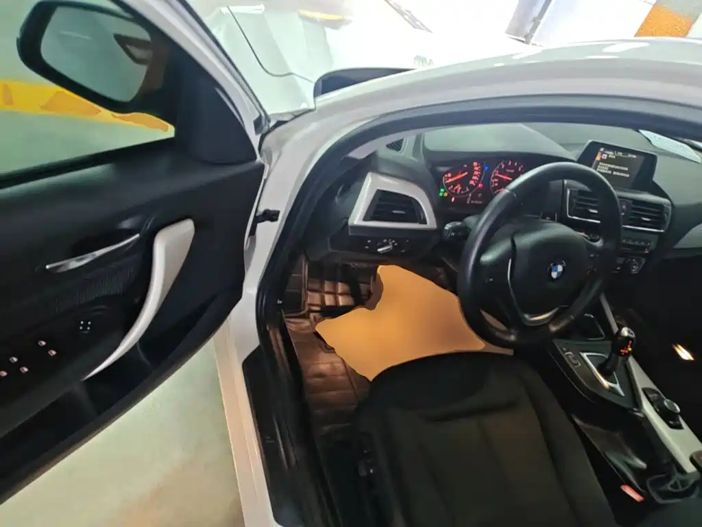 BMW 1 Series 2016 — фото 16