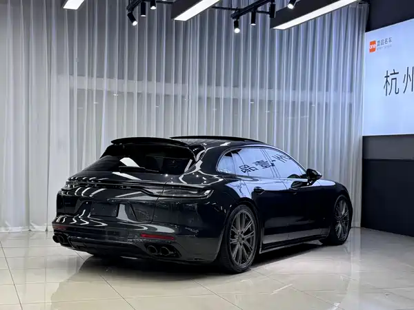 Porsche Panamera 2023