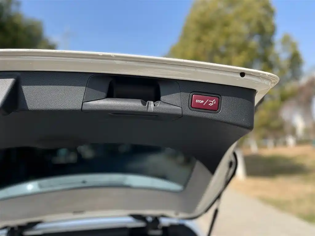 Mercedes-Benz C-Class 2019 — фото 11