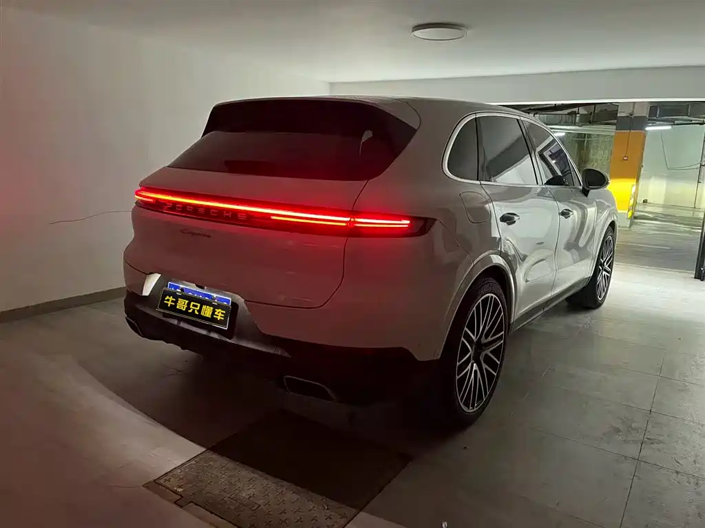 Porsche Cayenne 2024