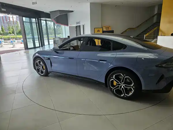 Xiaomi SU7 2024