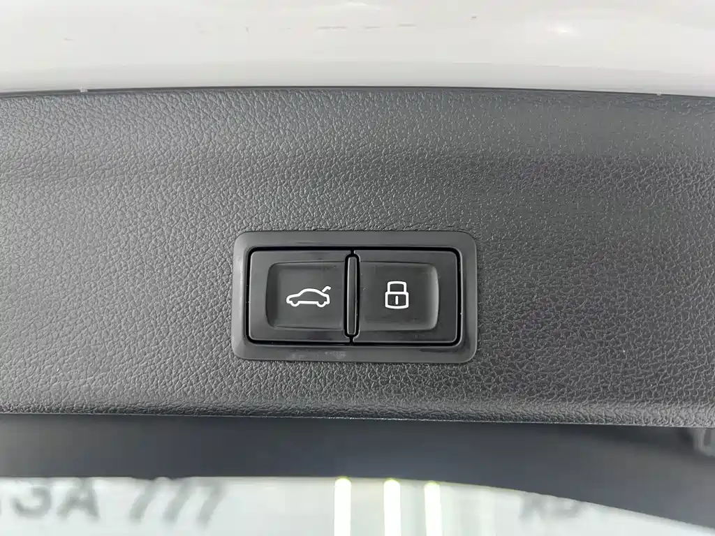 Audi Q3 2022 — фото 18