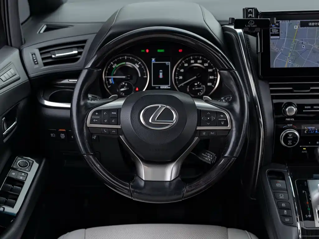 Lexus LM 2022 — фото 12
