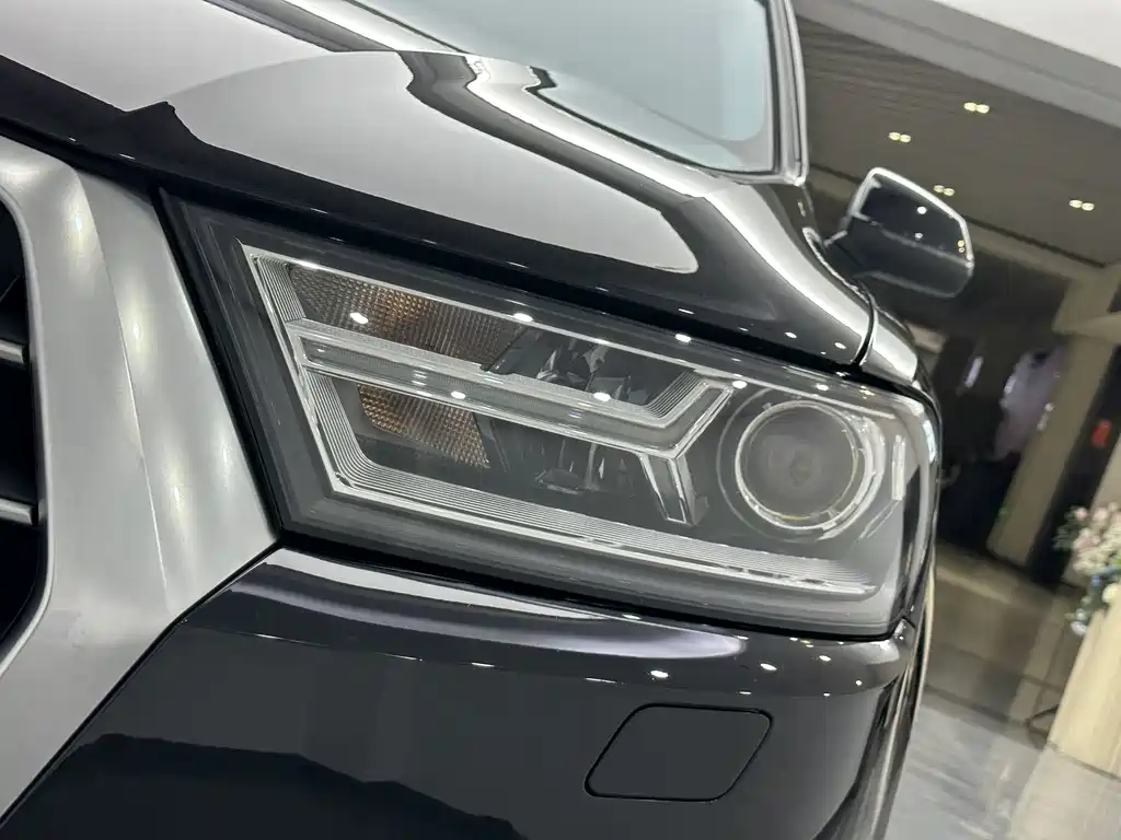 Audi Q7 2019 — фото 18