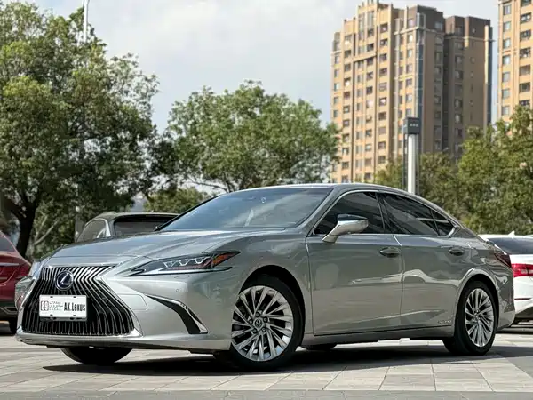 Lexus ES 2018
