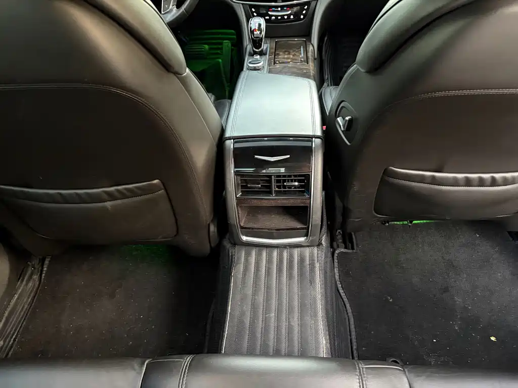 Cadillac CT6 2023 — фото 12