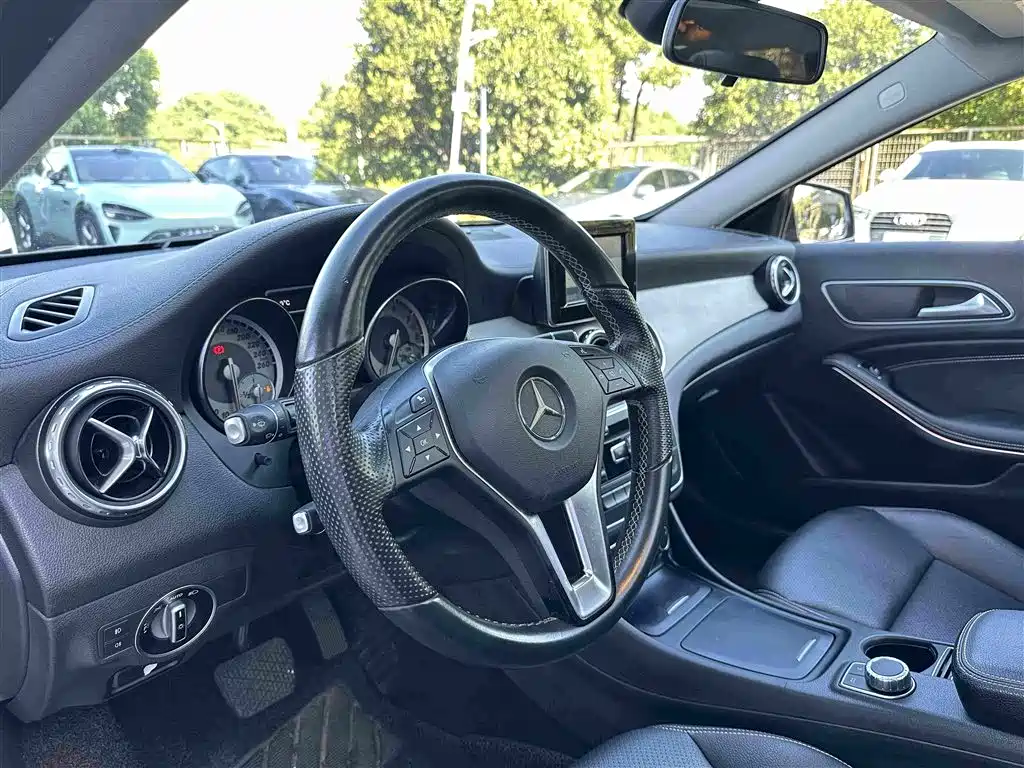 Mercedes-Benz GLA 2016