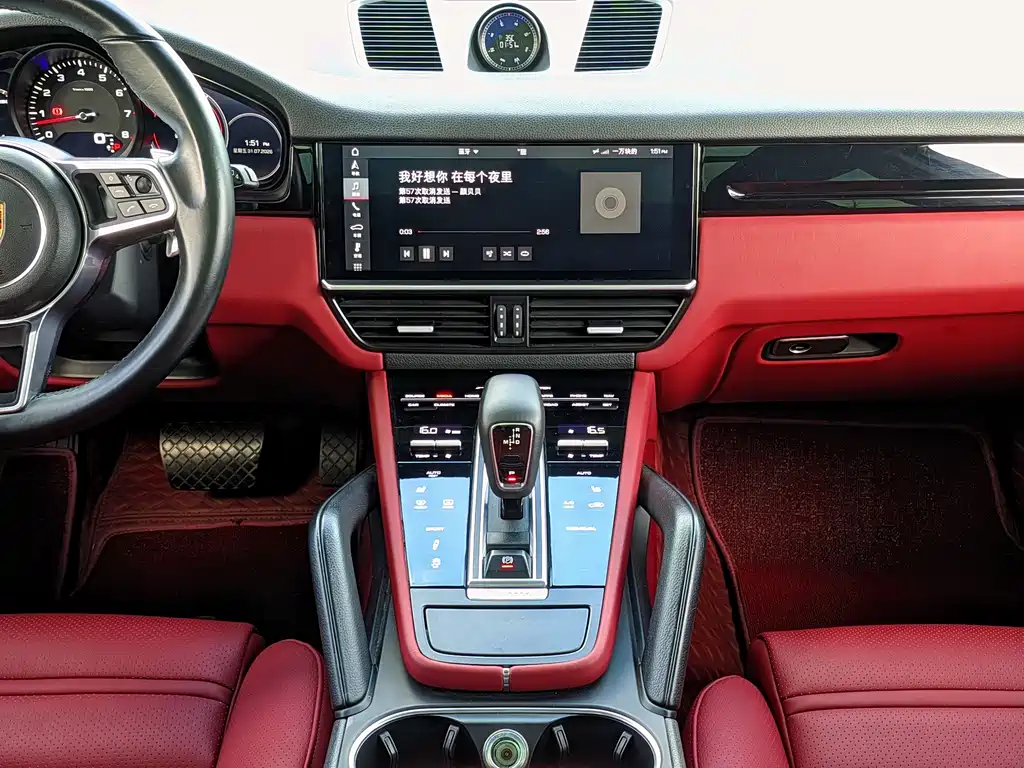 Porsche Cayenne 2018 — фото 14