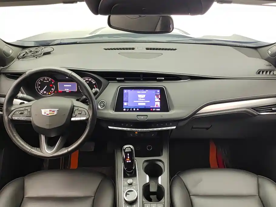 Cadillac XT4 2021 — фото 12