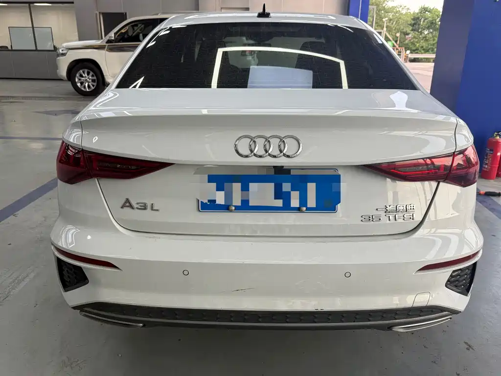 Audi A3 2023 — фото 12