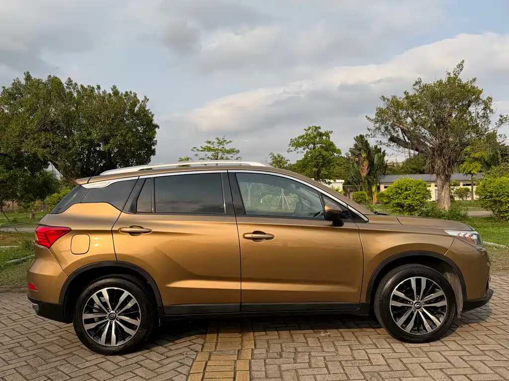 GAC Motor Trumpchi GS4 2015 — фото 27