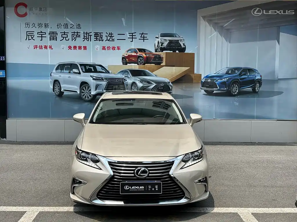Lexus ES 2018 — фото 2
