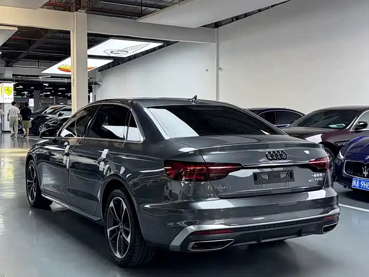 Audi A4L 2022 — фото 21