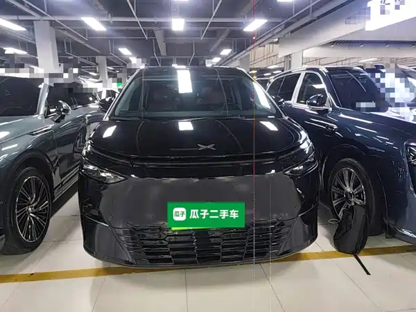 XPeng X9 2025
