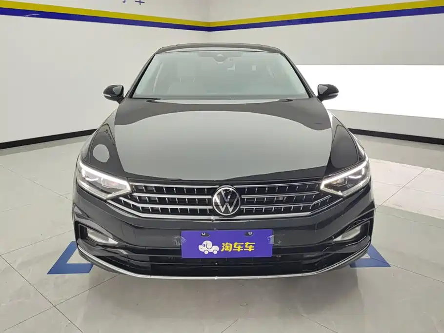 Volkswagen Magotan 2025